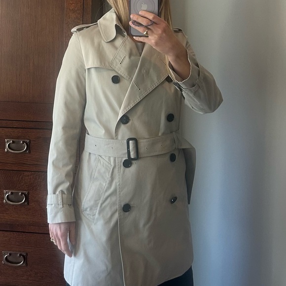 Burberry Trench - Picture 6 of 9